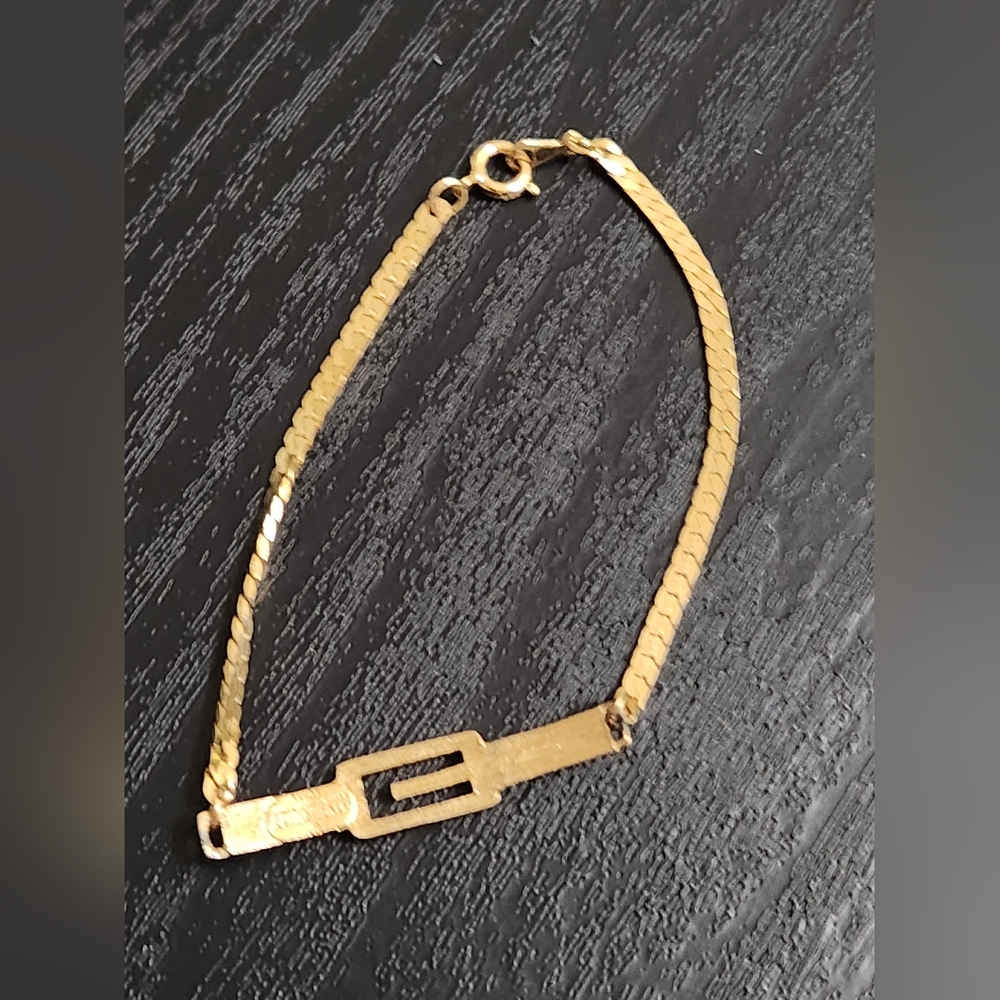 Givenchy Gold Plated Vintage Bracelet 8 inches - Picture 5 of 6